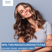 Lachende Frau zum Weltmundgesundheitstag – Gesunde Zähne, gesundes Leben – Zahnarztpraxis Dres. Ebenbeck Regensburg